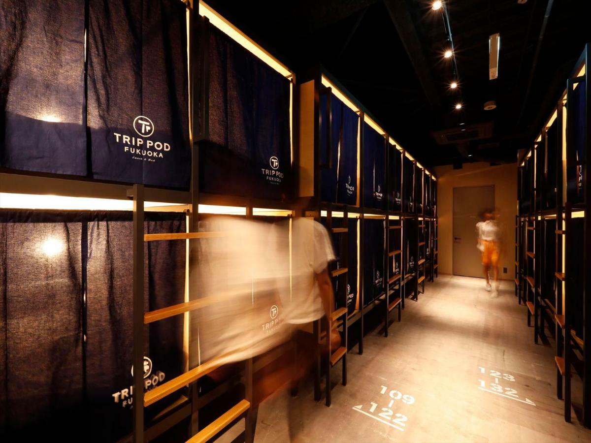Trip Pod Fukuoka -Snack & Bed- Hostel Hakata  ภายนอก รูปภาพ